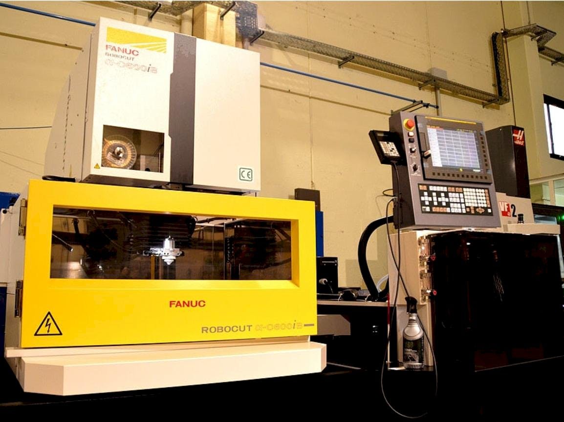 Makine  FANUC Robocut Alpha-CiB - Önden görünüm