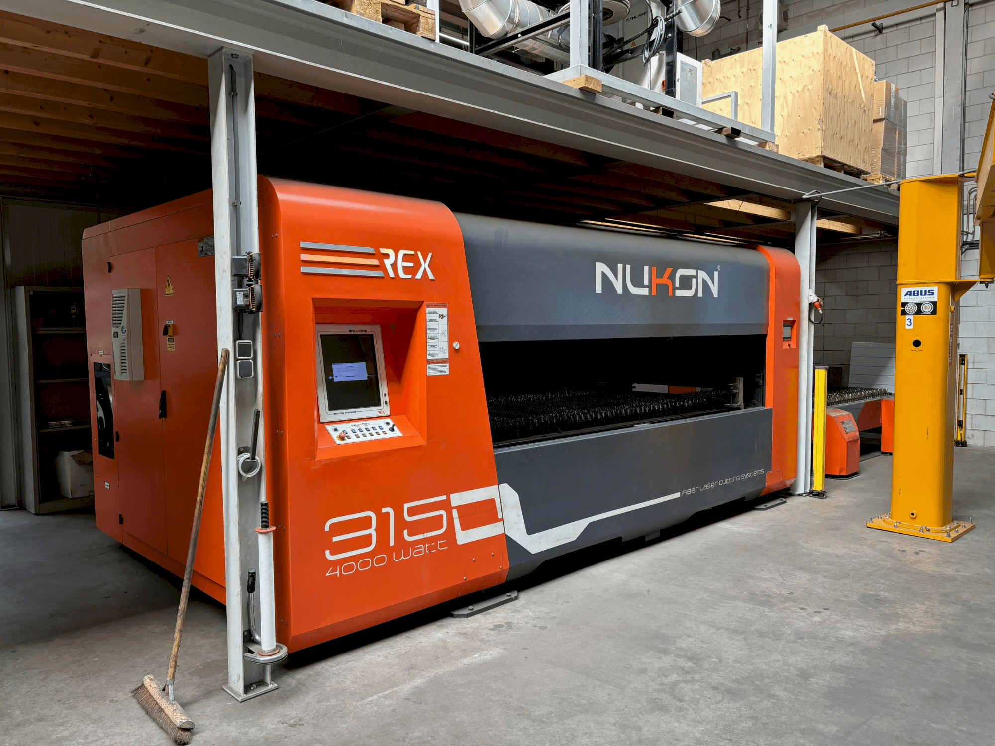 Makine  NUKON REX PP 315 4kW - Önden görünüm