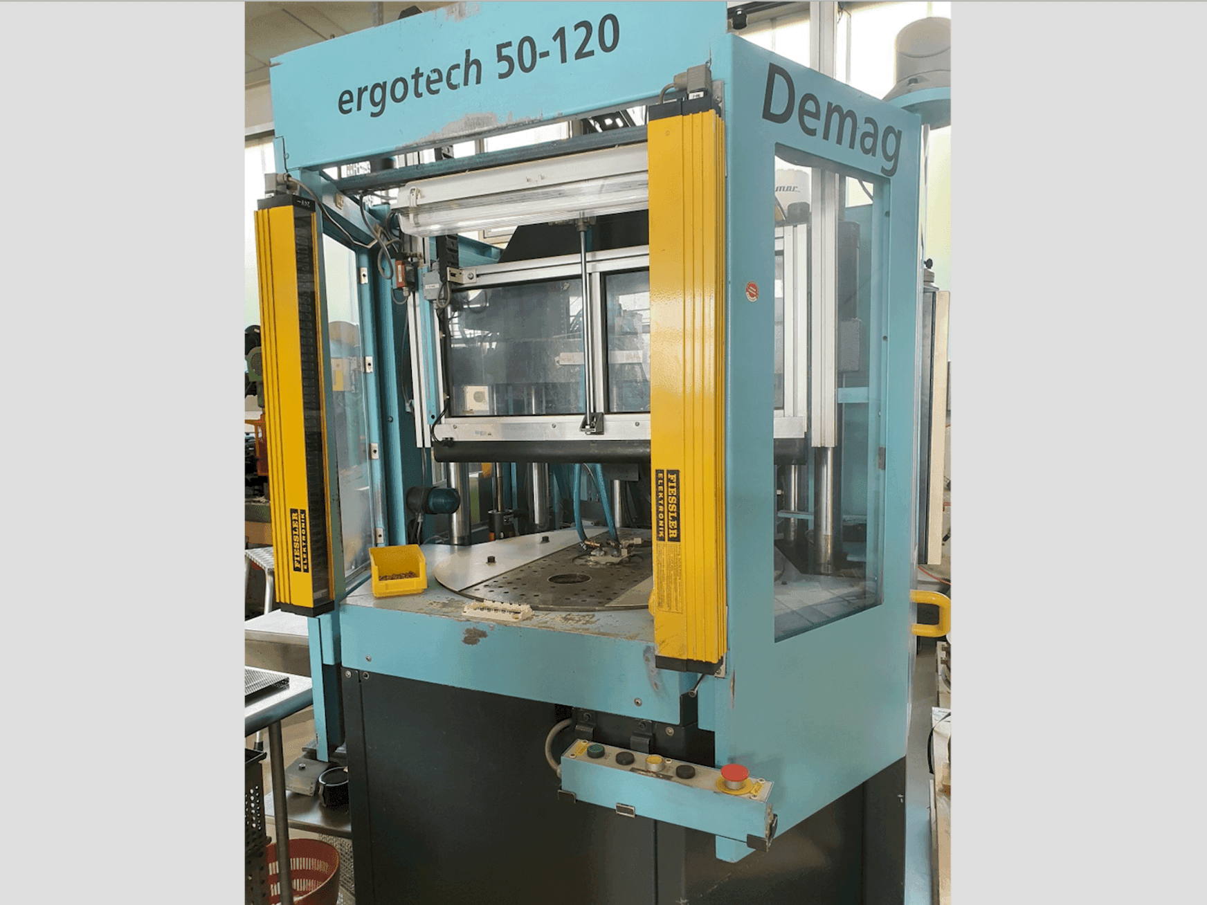 Makine  DEMAG Ergotech 50-120 - Önden görünüm