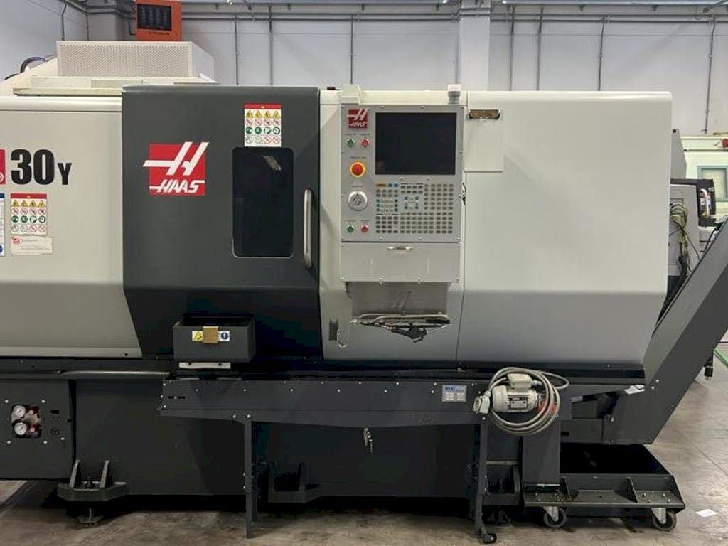 Makine  HAAS DS30Y - Önden görünüm