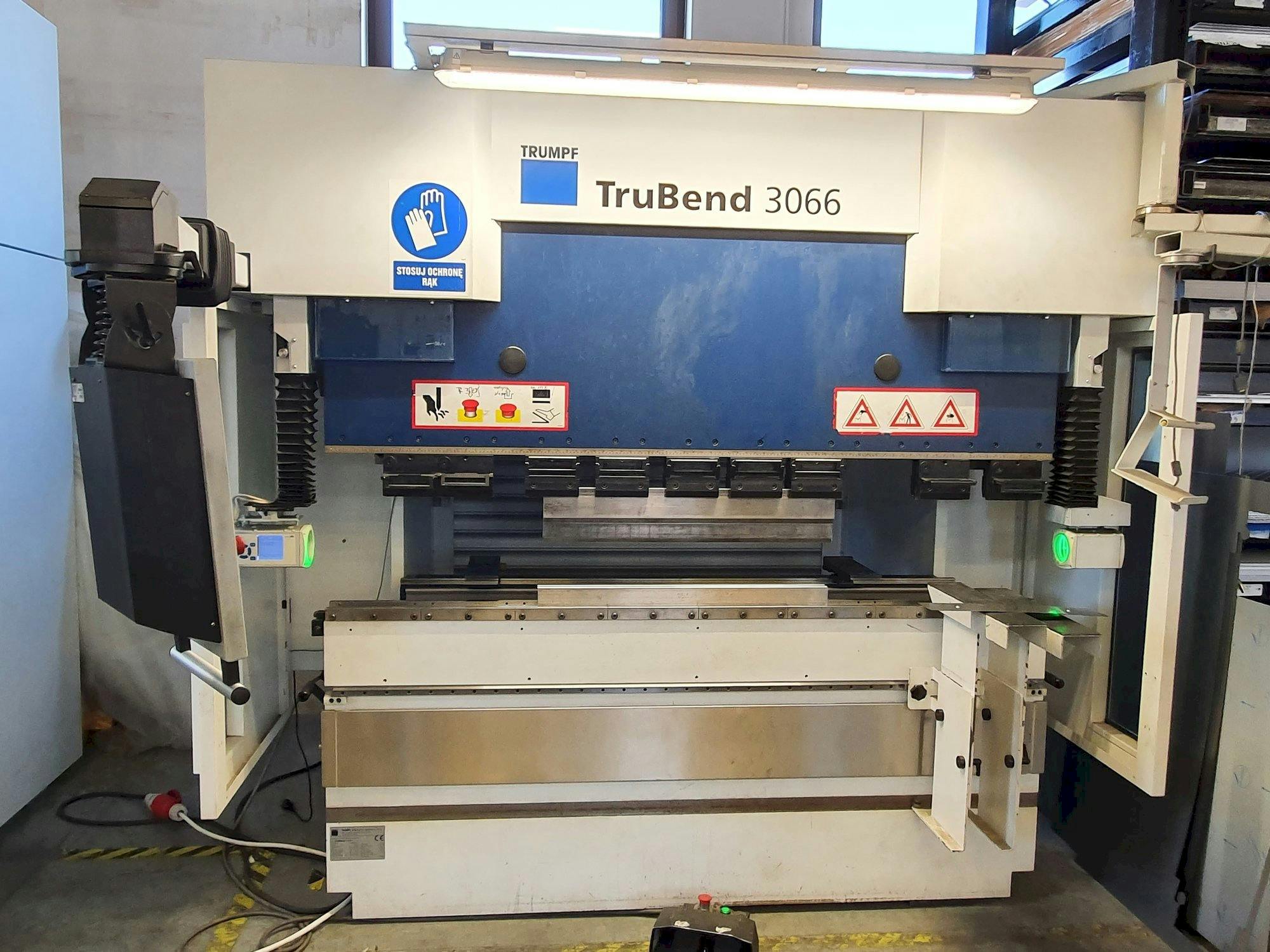 Makine  Trumpf TruBend 3066 - Önden görünüm