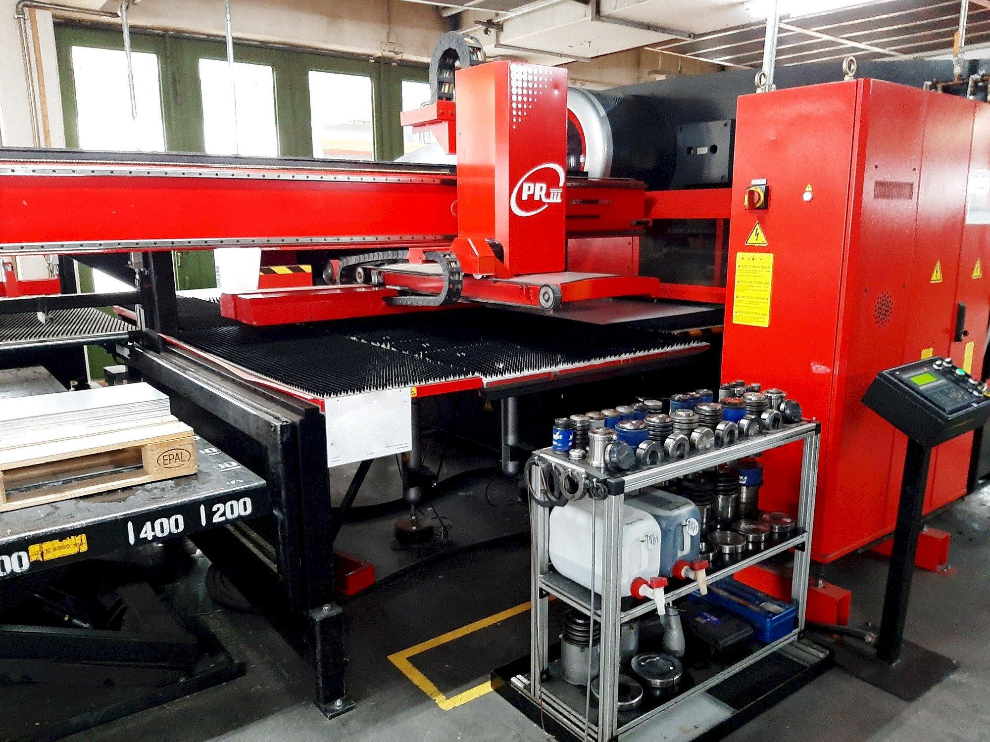 Makine  AMADA EMK 3610NT - Önden görünüm