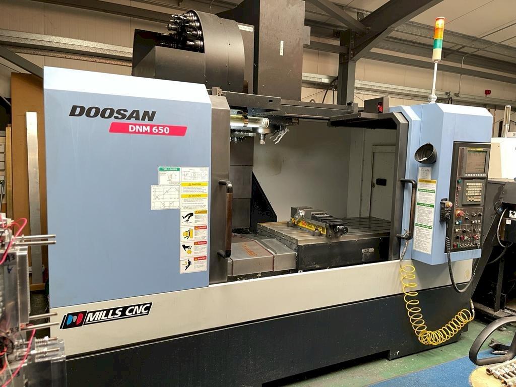 Makine  Doosan DNM 650 - Önden görünüm