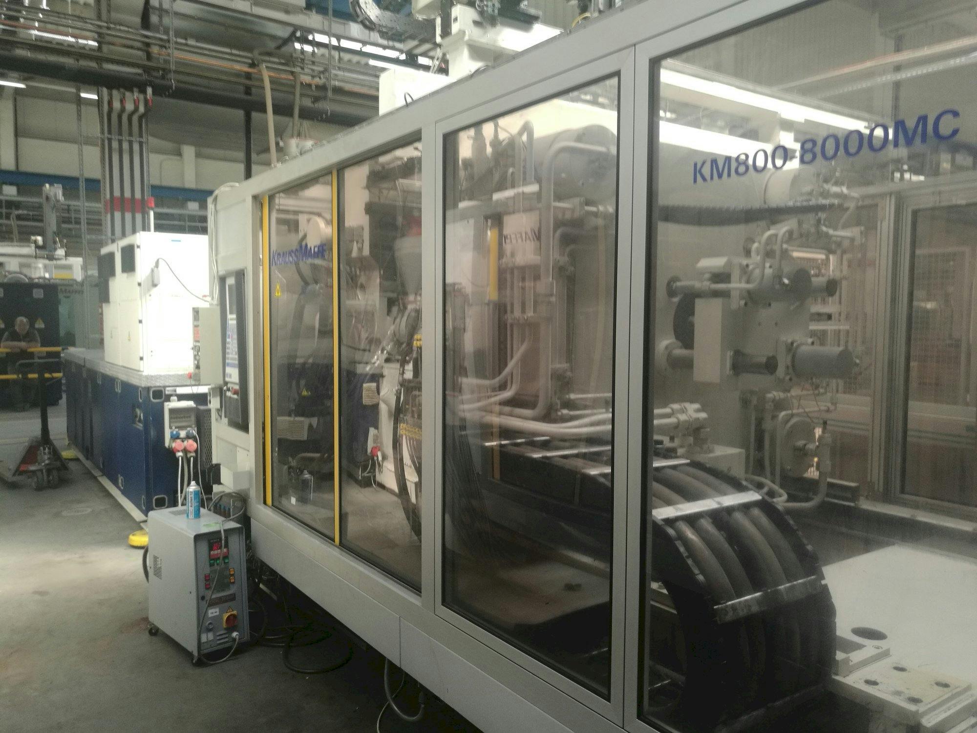 Makine  Krauss Maffei 800-8000 MC - Önden görünüm