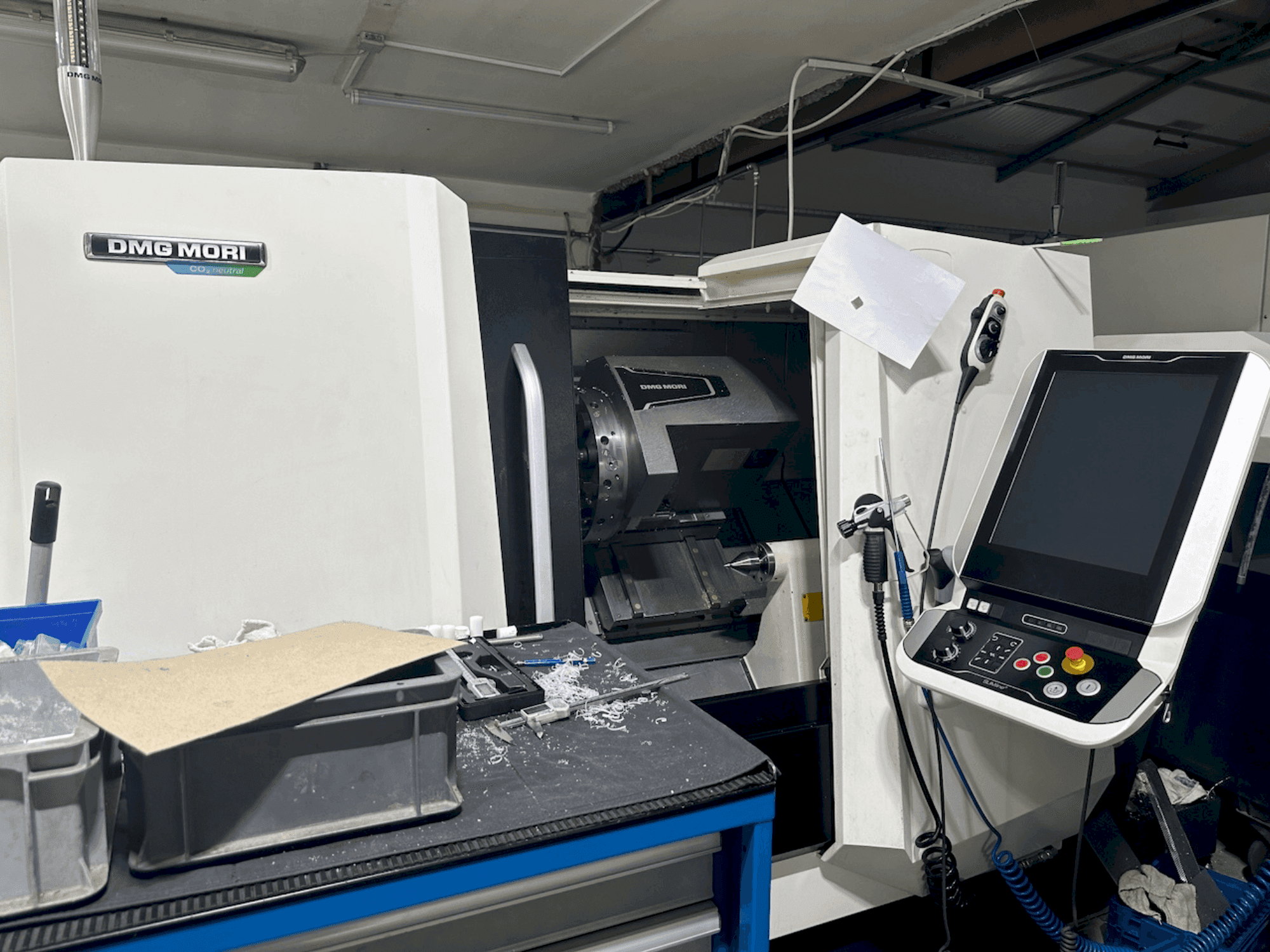 Makine  DMG MORI CLX 350 V4 - Önden görünüm