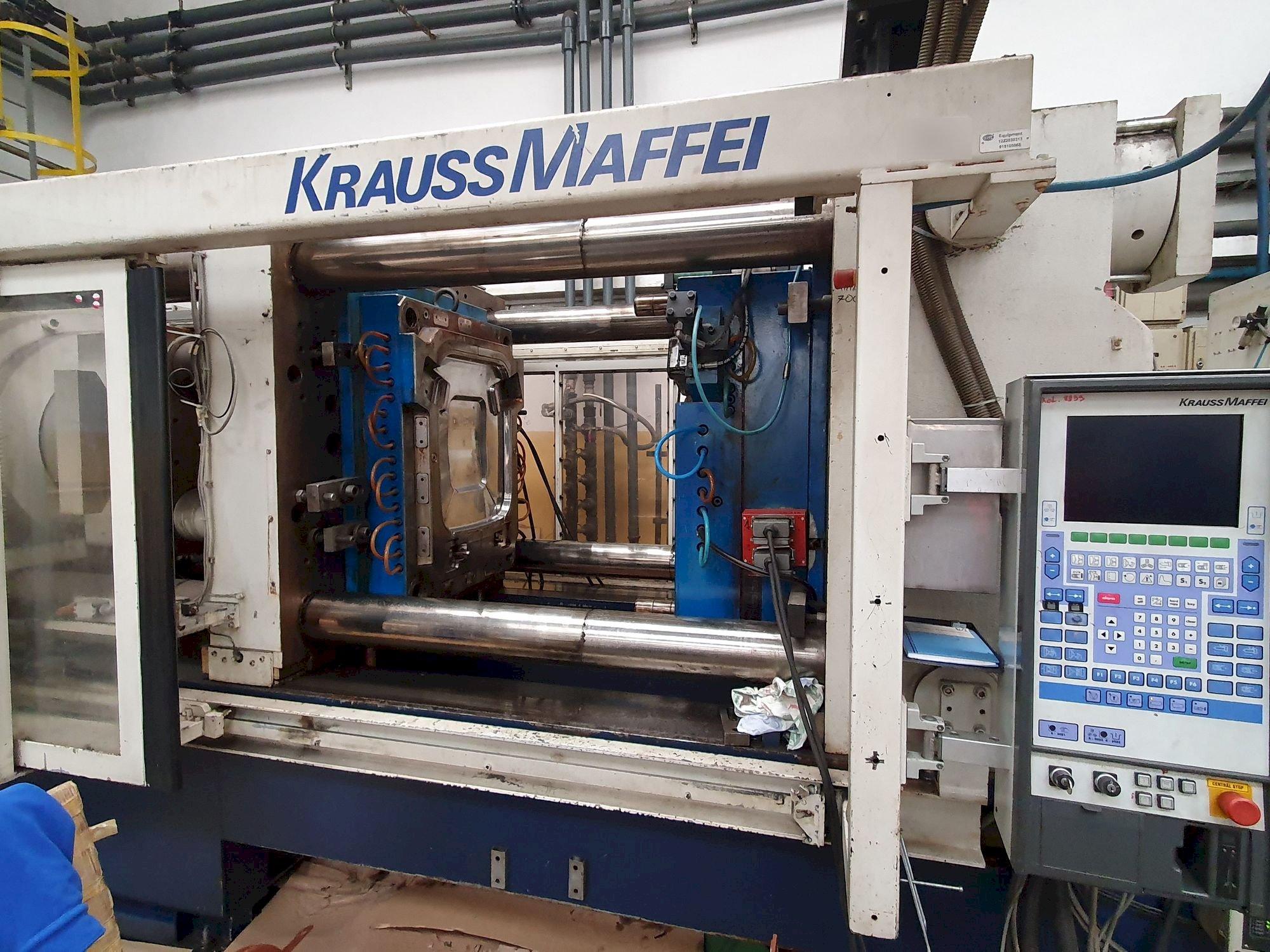 Makine  Krauss Maffei 800-4350 BM (1996) - Önden görünüm