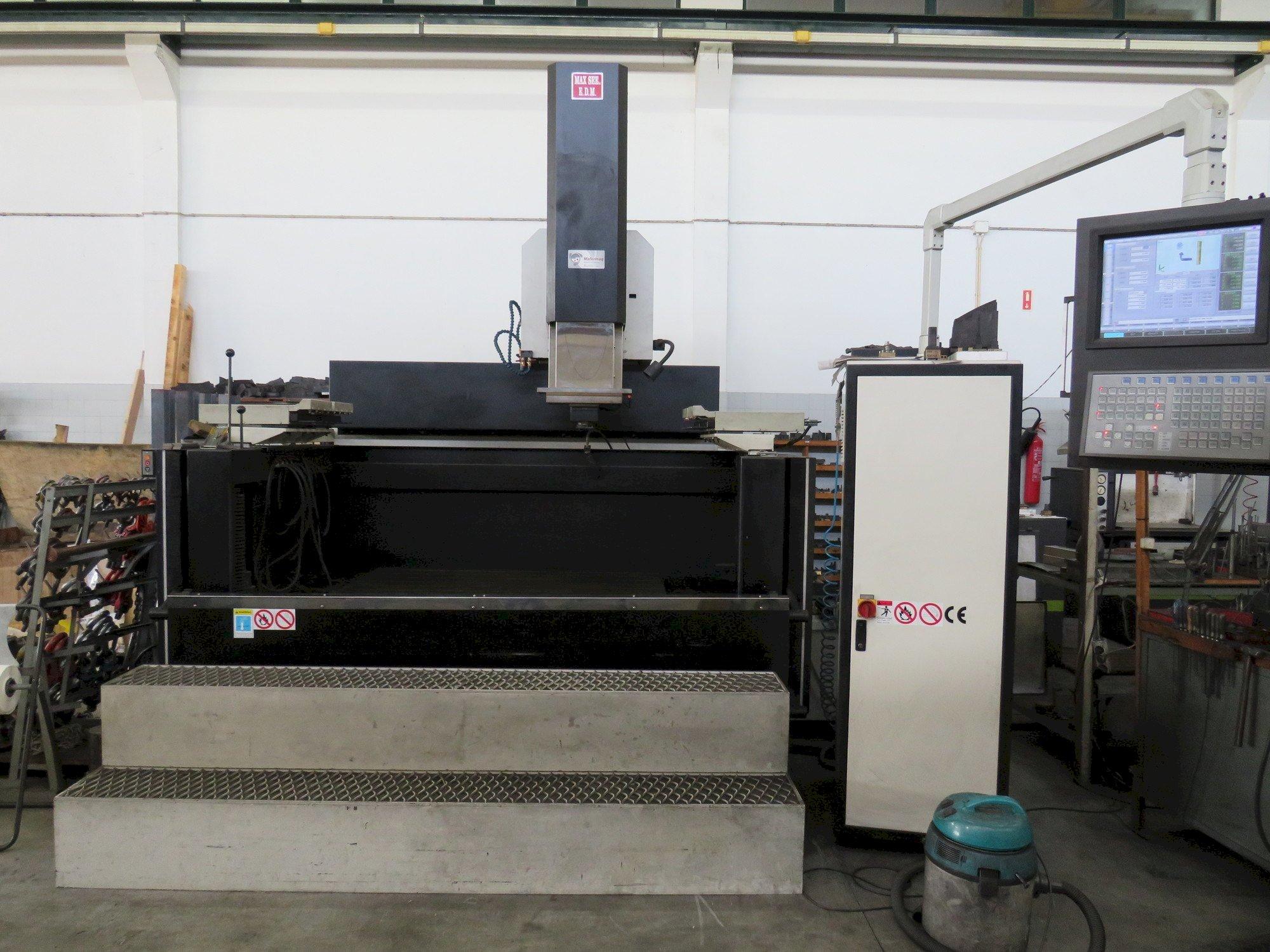 Makine  MAXSEE INDUSTRY CNC P66 100A - Önden görünüm