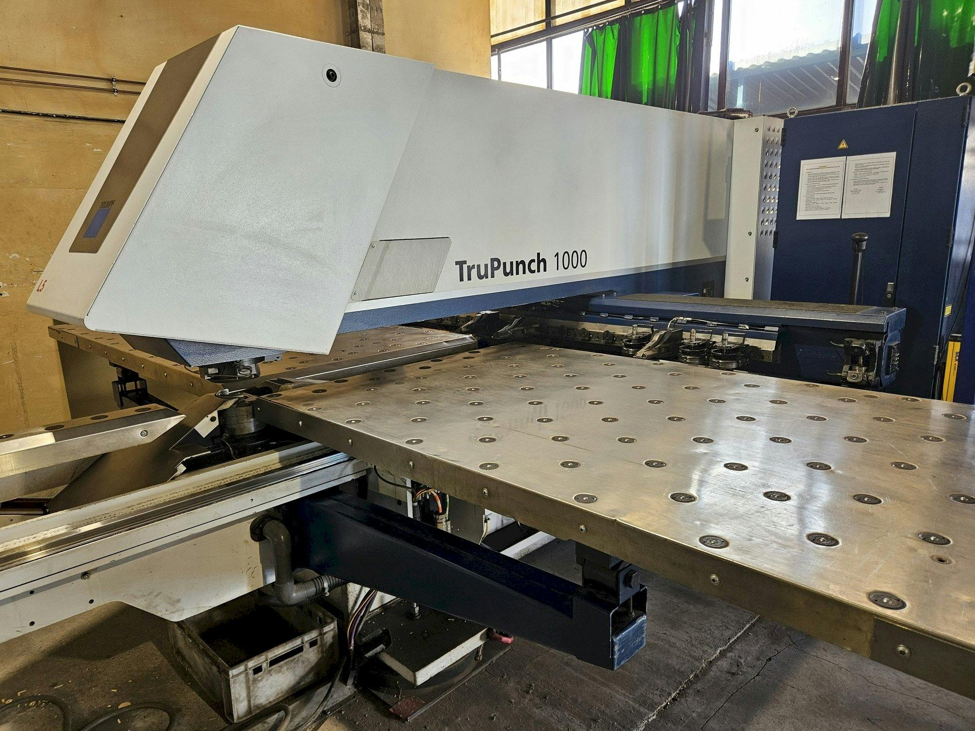 Makine  Trumpf TruPunch 1000 - Önden görünüm