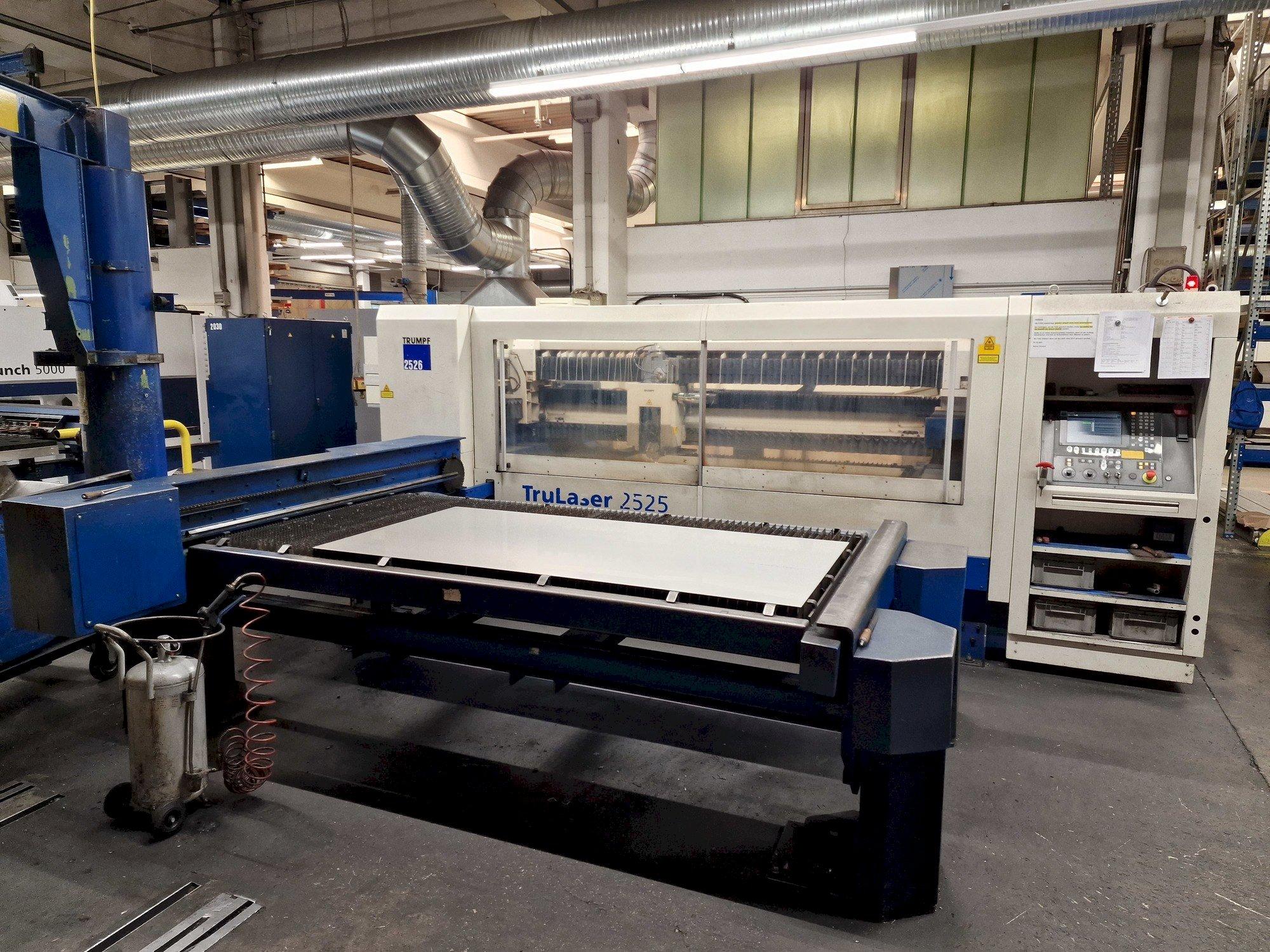 Makine  Trumpf TruLaser 2525 4kW - Önden görünüm