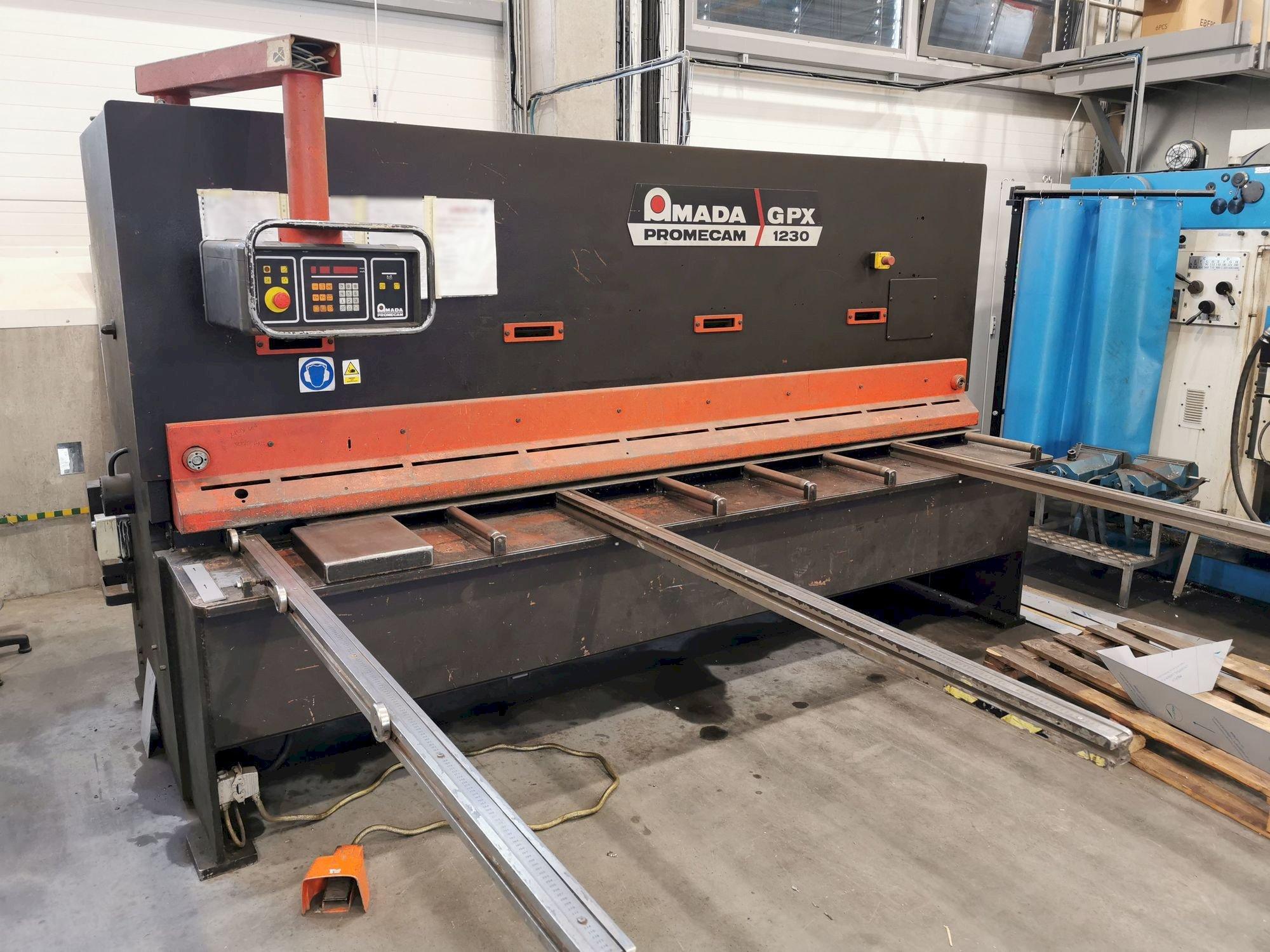 Makine  AMADA GPX 1230 - Önden görünüm