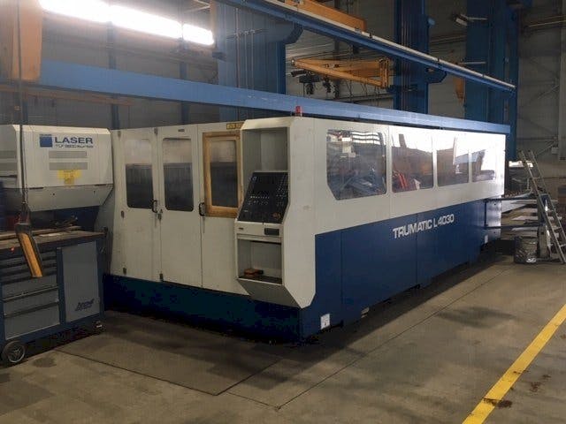 Makine  Trumpf Trumatic L4030 - Önden görünüm