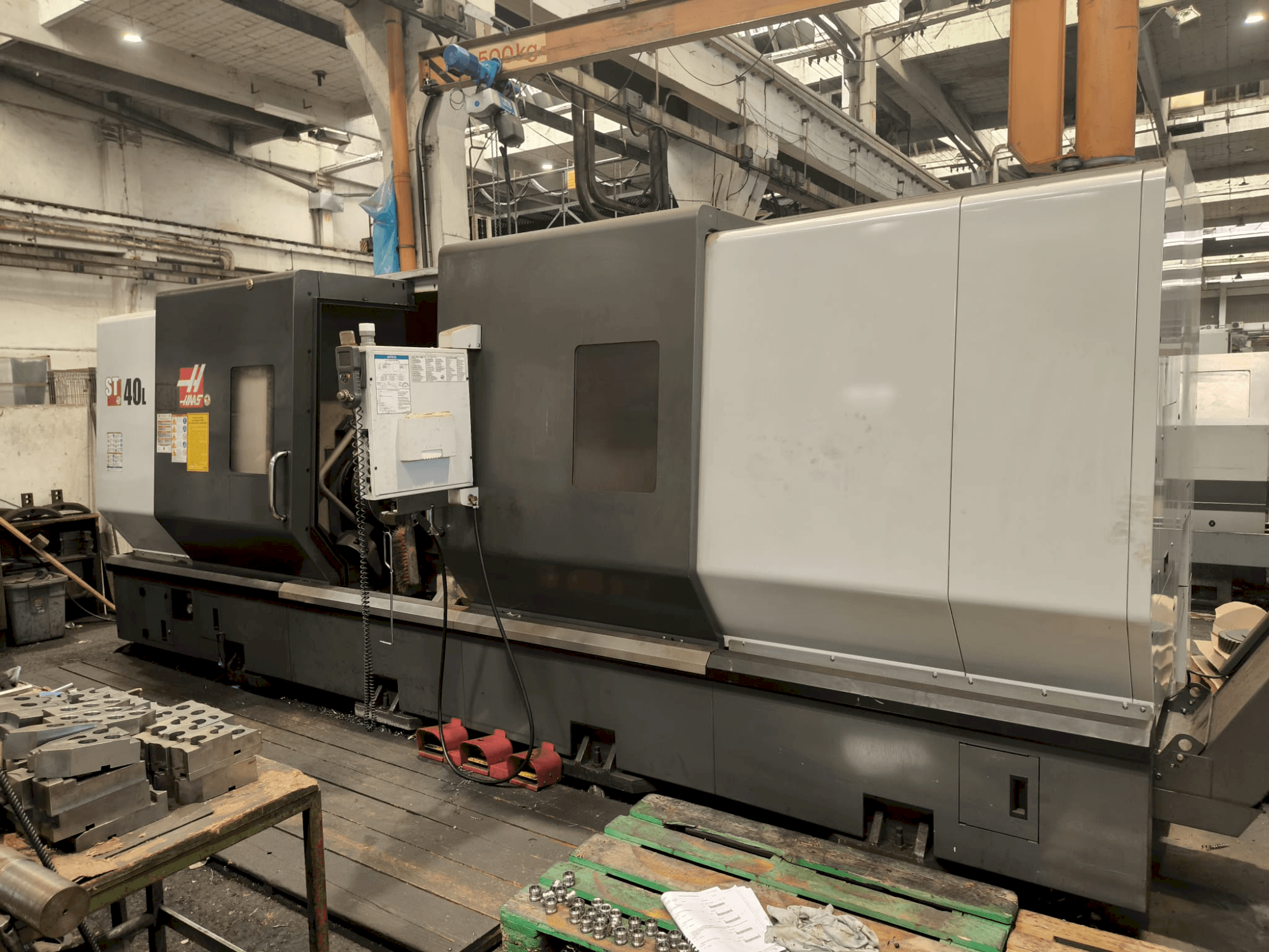 Makine  HAAS ST40L - Önden görünüm