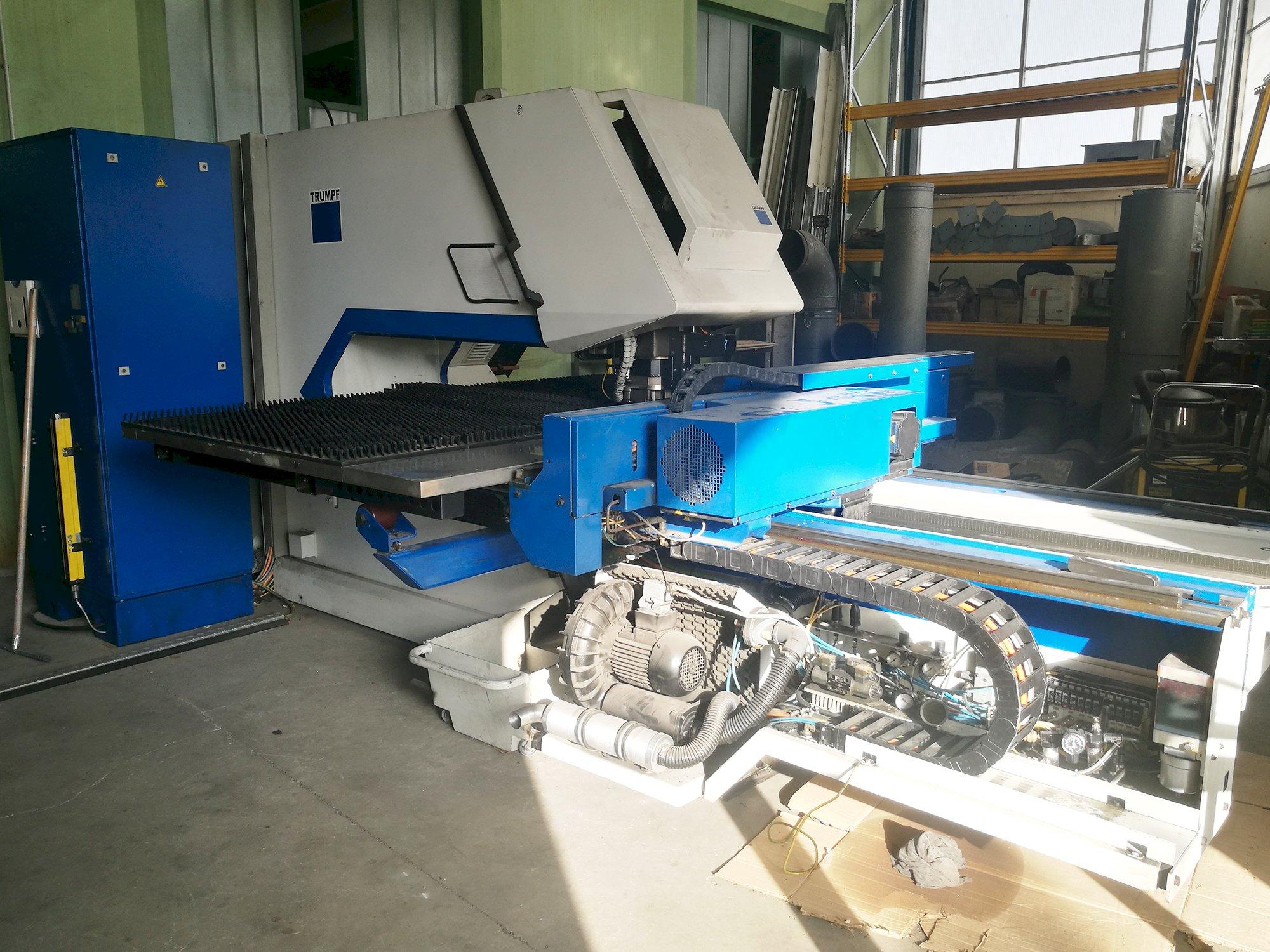 Makine  Trumpf - Sol görünüm Trumatic 2000R