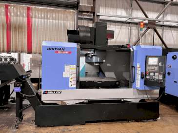 Makine  DOOSAN DNM 650 II - Önden görünüm