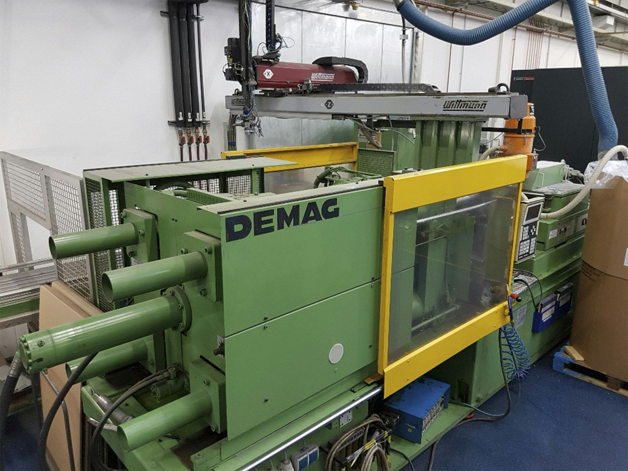 Makine  DEMAG - Sol görünüm D200-730 NCIII