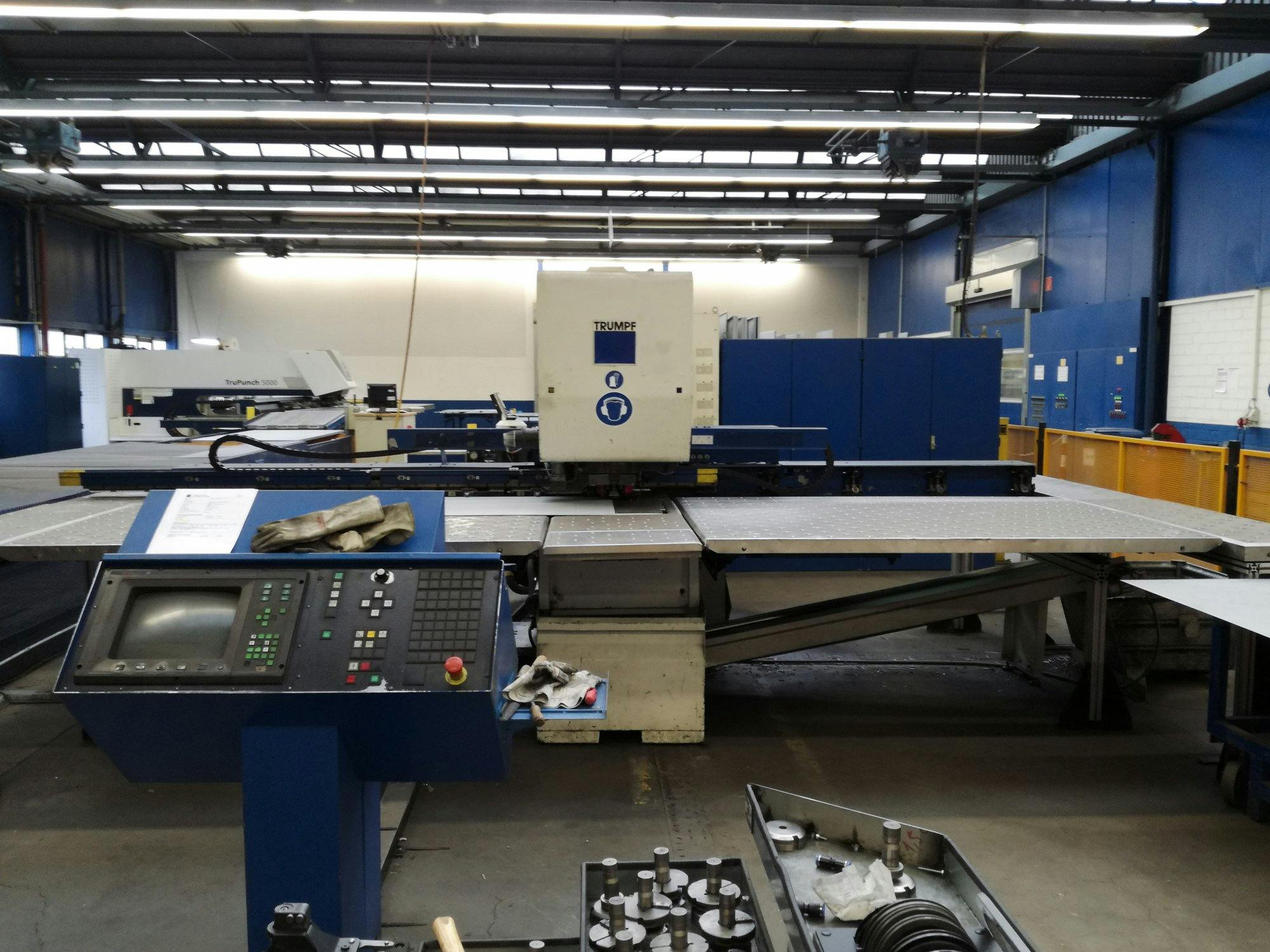 Makine  Trumpf - Önden görünüm Trumatic 260 Rotation