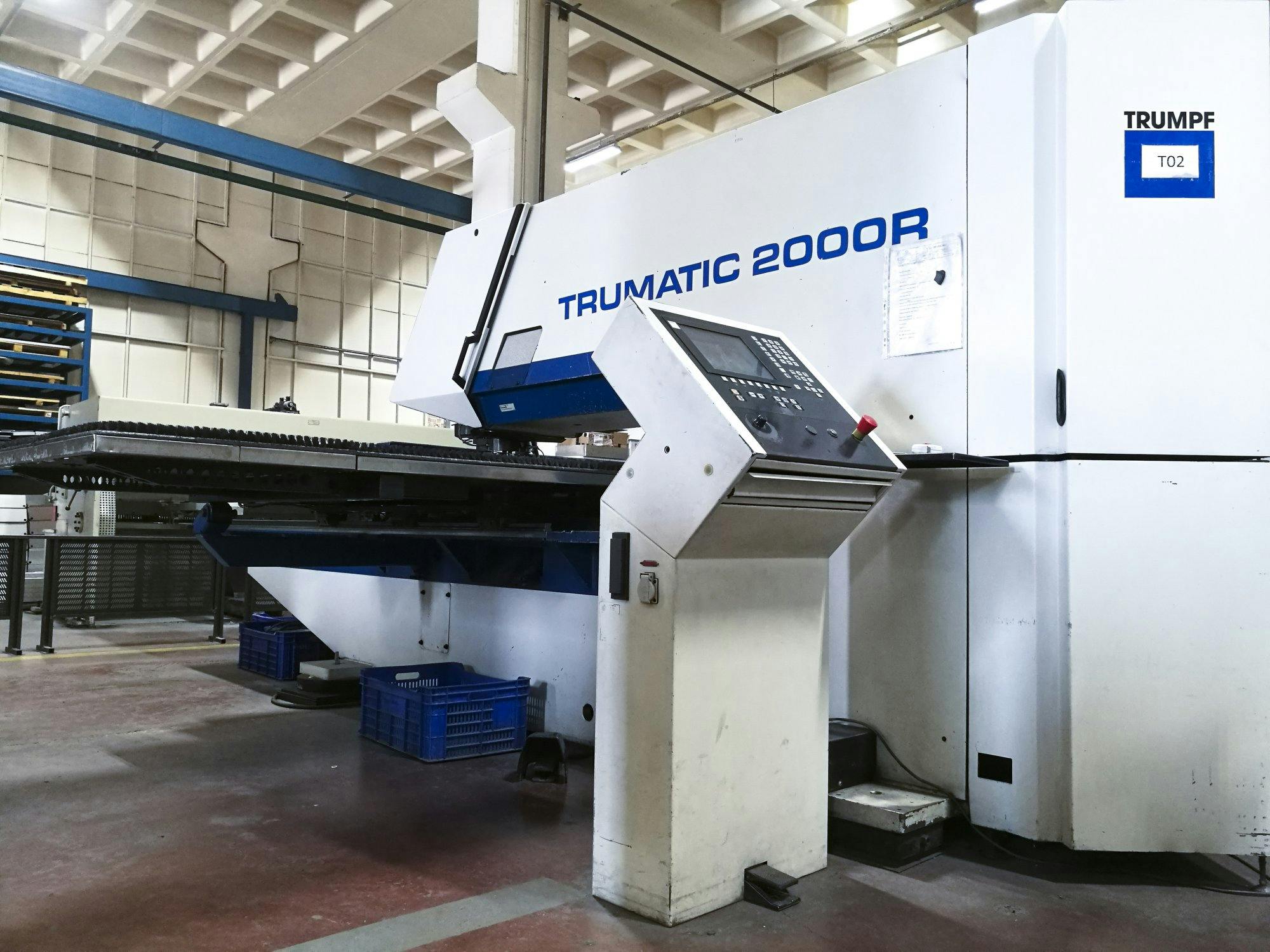 Makine  1 Trumpf - Sağdan görünüm Trumatic 2000 R