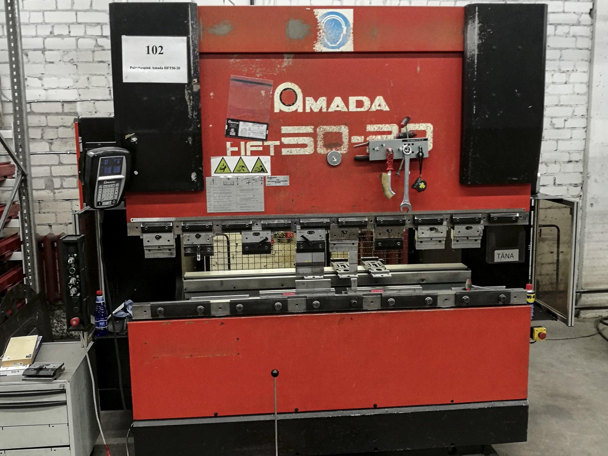 Makine  AMADA - Önden görünüm HFT 50-20