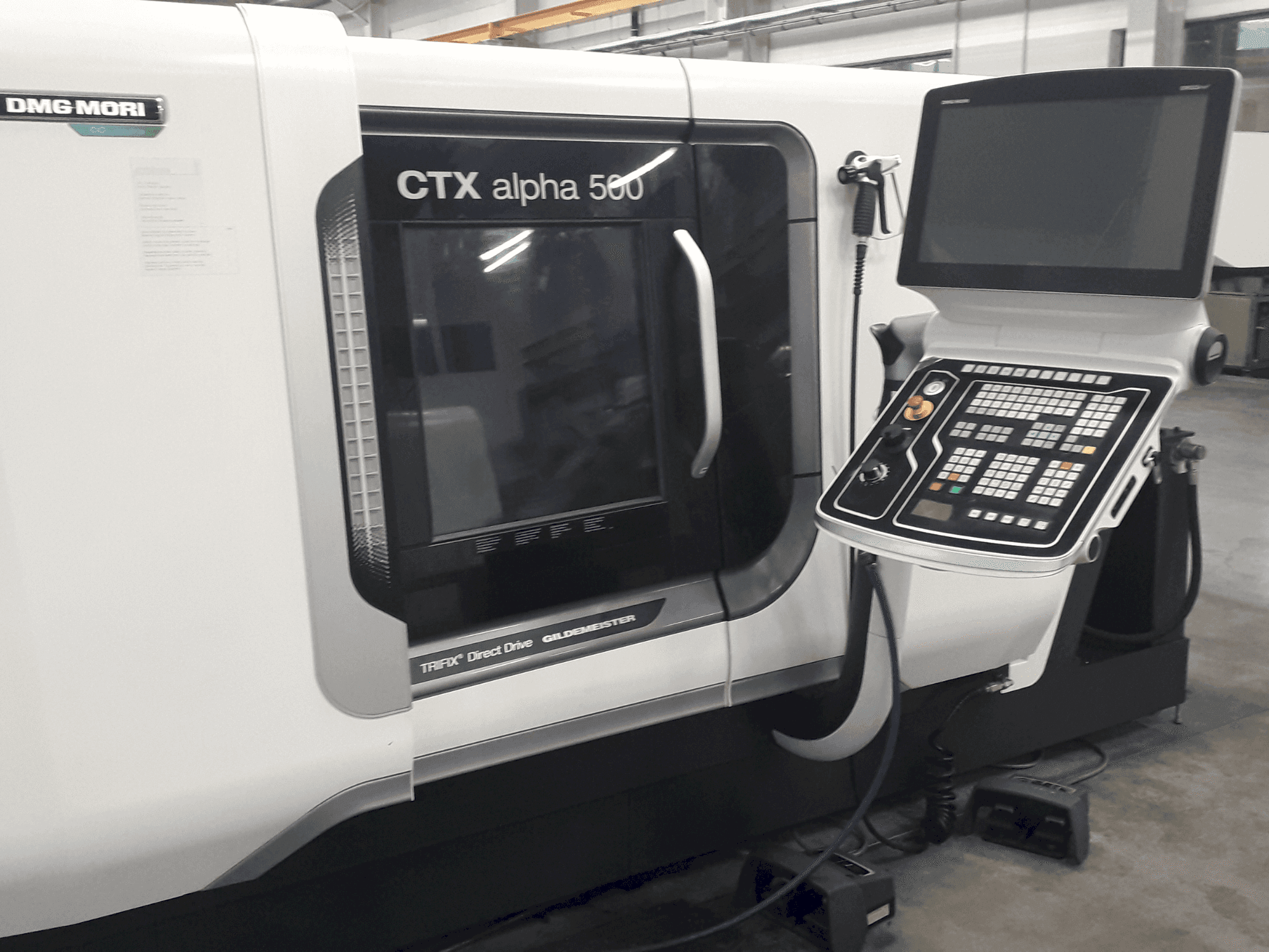 Makine DMG MORI CTX Alpha 500 V6 - Önden görünüm