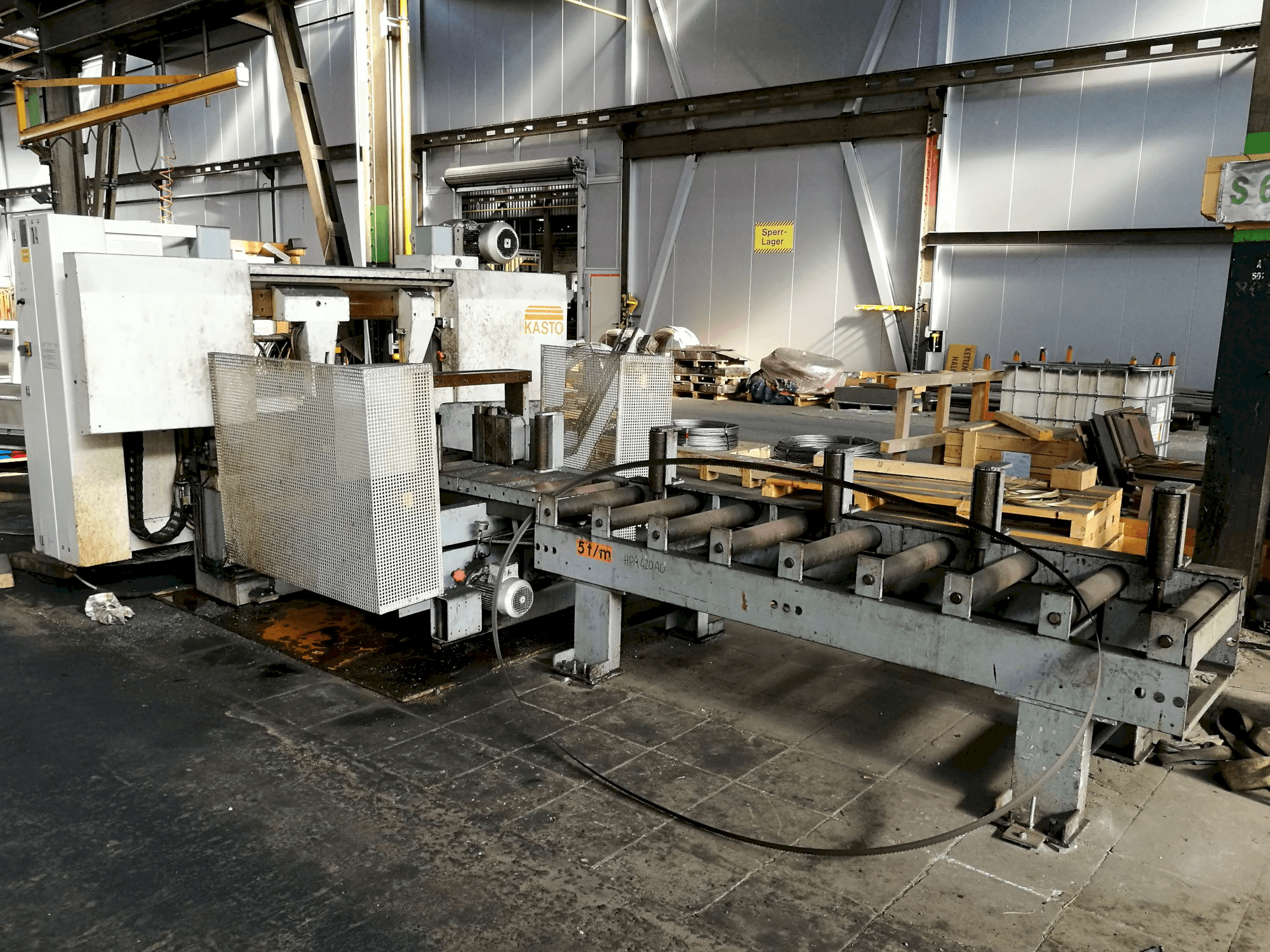 Makine KASTO - Sağdan görünüm HBA 420 AU