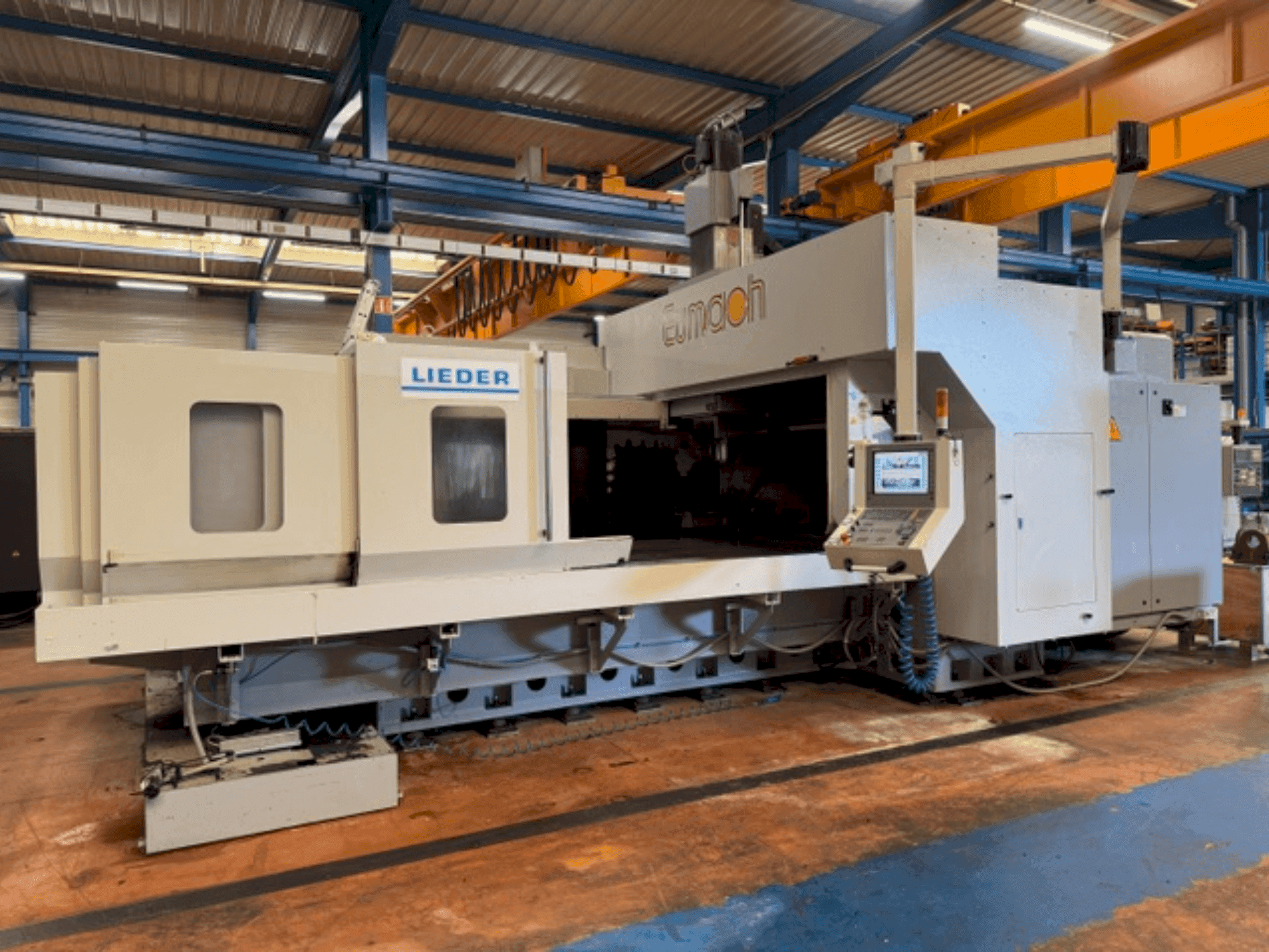 Makine Eumach DVM-3021 - Önden görünüm